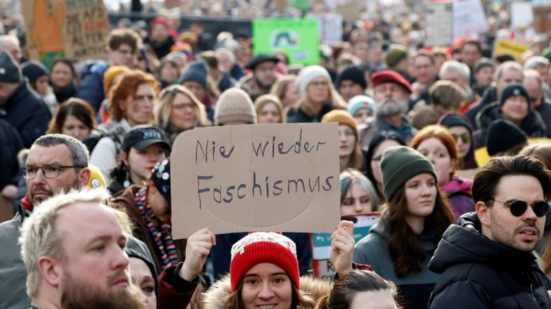 Allemagne : des milliers de manifestants s'unissent contre l'extrême droite