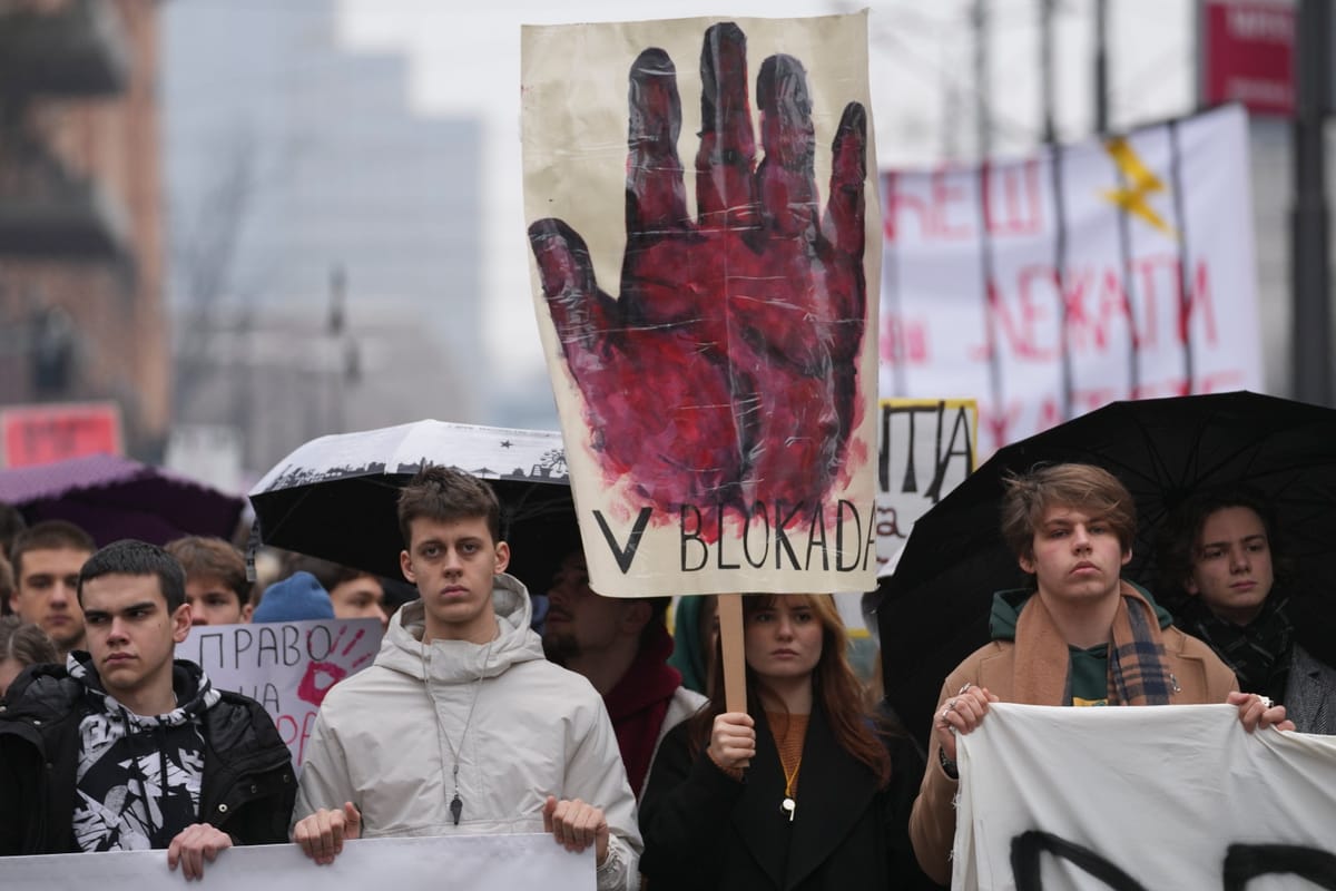 Serbie : des milliers de manifestants réclament le changement face à un gouvernement autoritaire