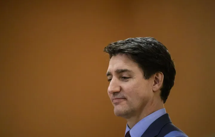 Trudeau démissionne : le Canada face au vide politique et au bilan d’un règne controversé