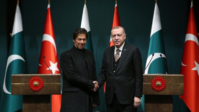 Erdogan soutient le Pakistan malgré tensions croissantes avec l’Inde